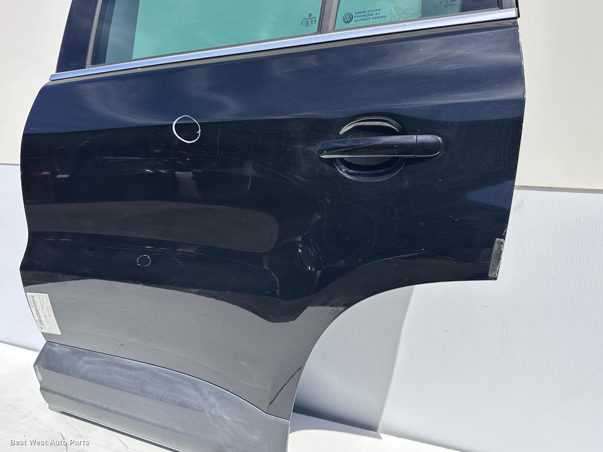2010 VOLKSWAGEN TIGUAN Left Rear Door/Sliding