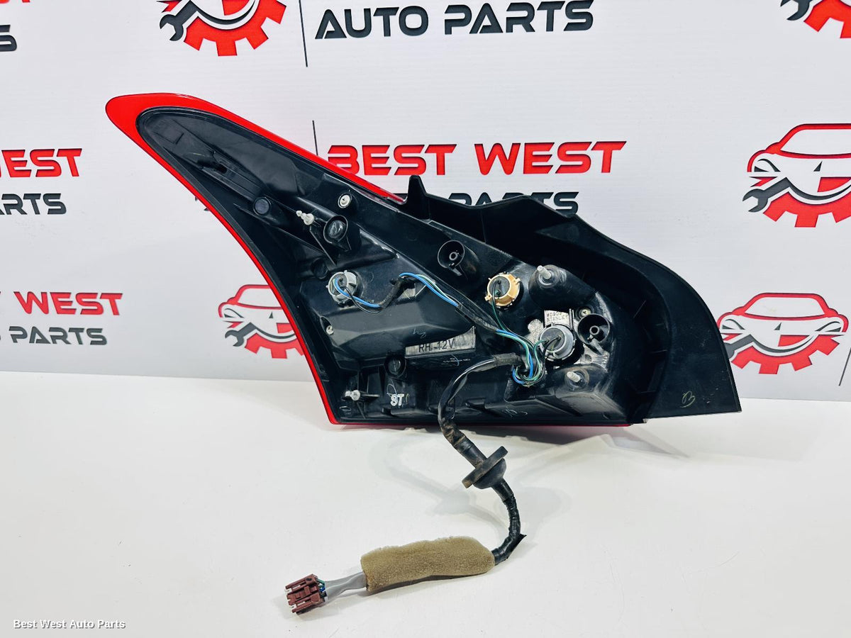 2014 NISSAN PULSAR Right Taillight