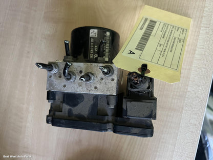 2012 VOLKSWAGEN GOLF Abs Pump/Modulator