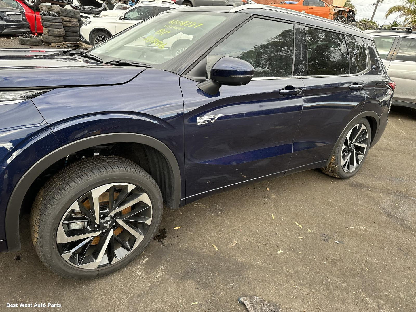 2023 MITSUBISHI OUTLANDER Left Guard Liner