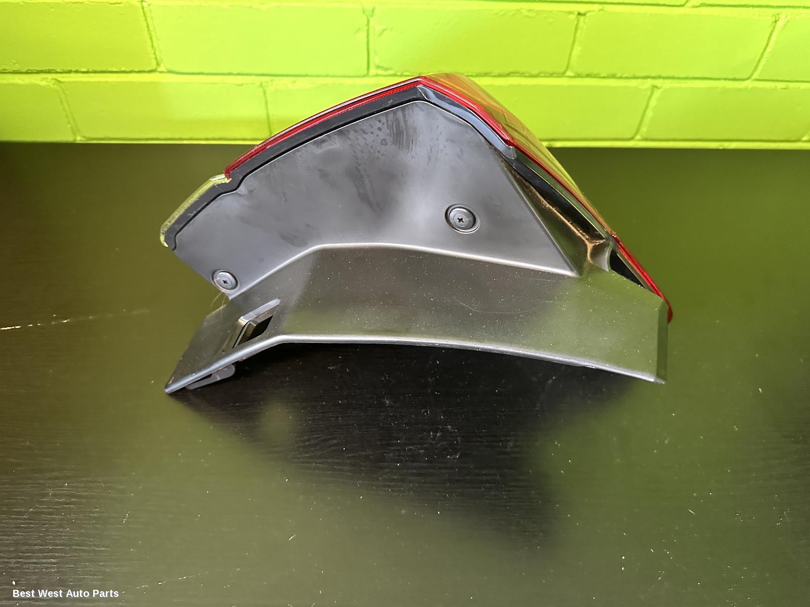 2021 SUBARU FORESTER Left Taillight