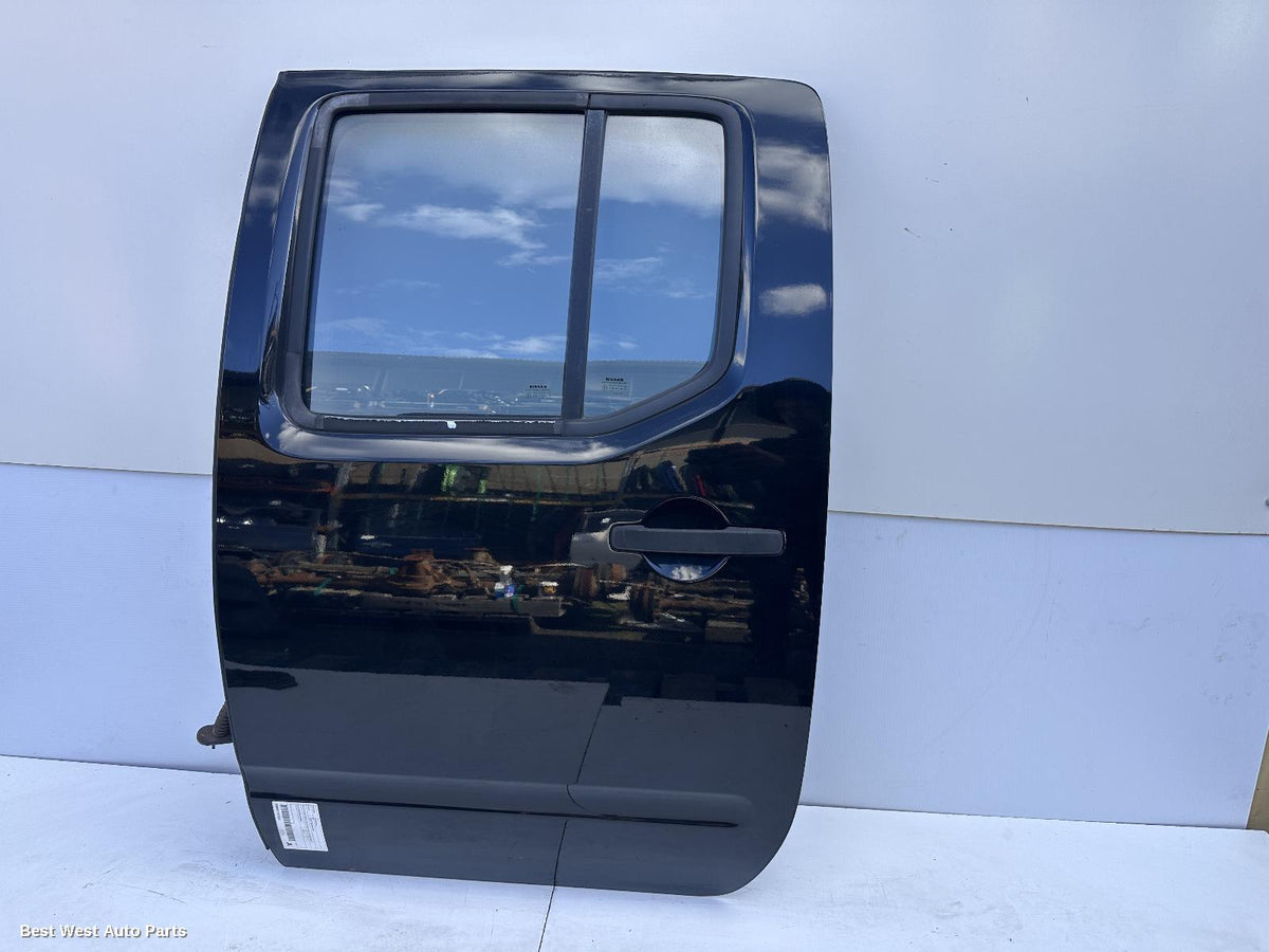 2014 NISSAN NAVARA Left Rear Door/Sliding