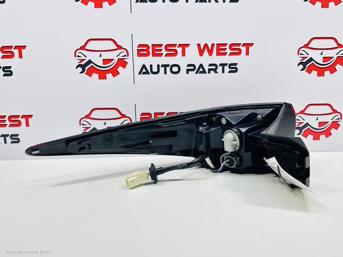 2023 MITSUBISHI OUTLANDER Right Taillight
