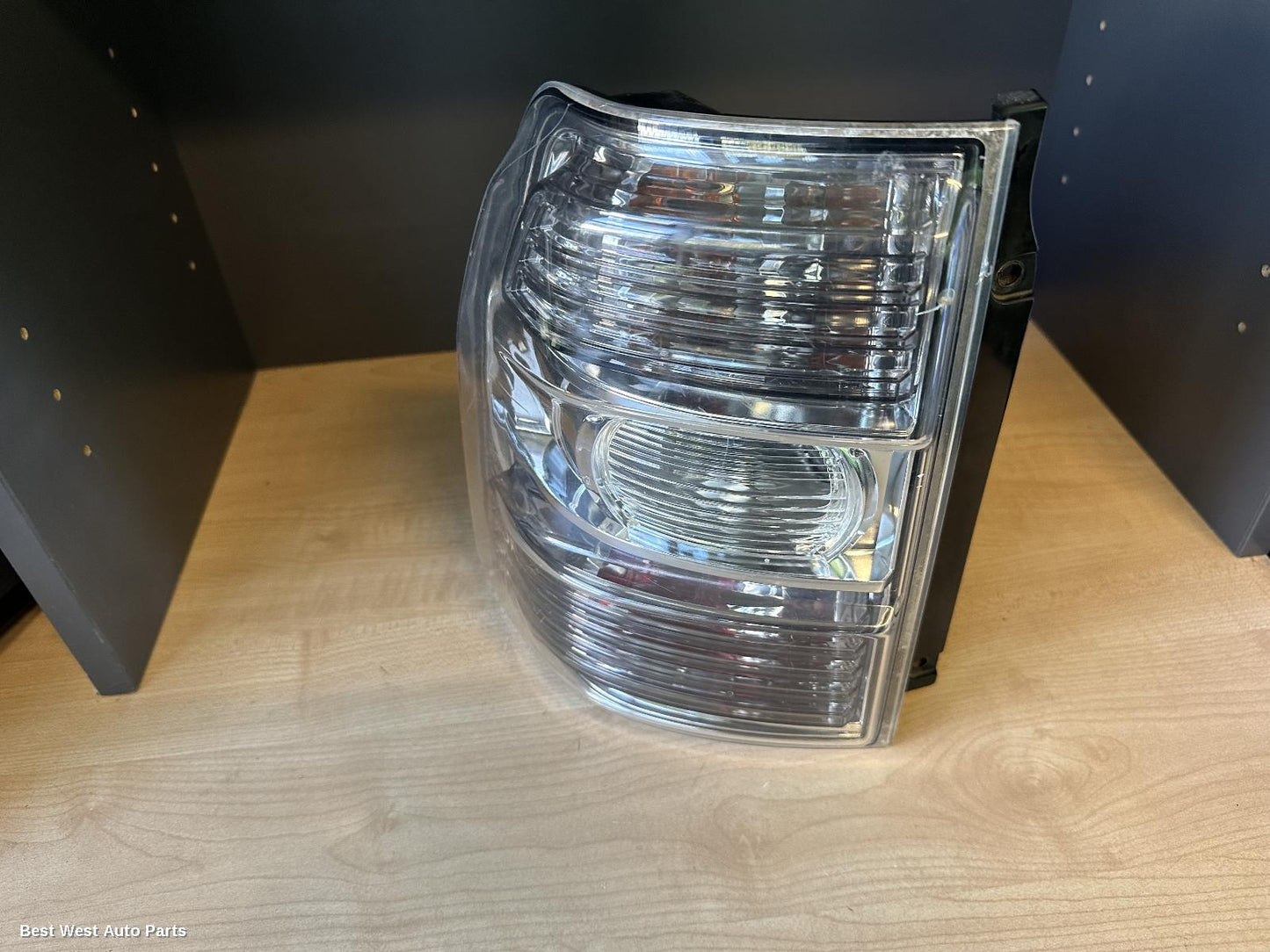 2007 MITSUBISHI PAJERO Left Taillight
