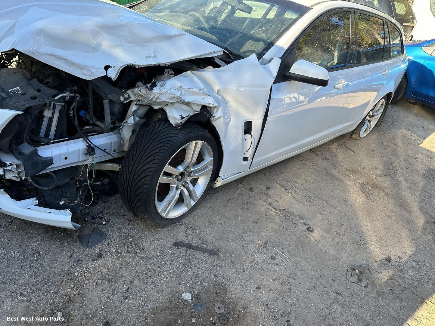 2013 HOLDEN COMMODORE Left Front Door