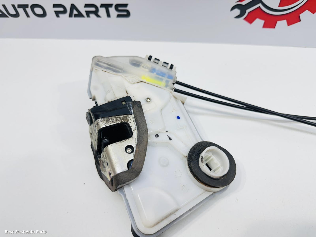 2018 TOYOTA HILUX Door/Boot/Gate Lock