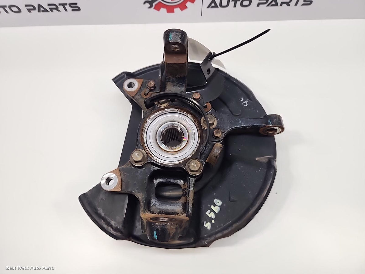 2019 MITSUBISHI PAJERO Left Front Hub Assembly