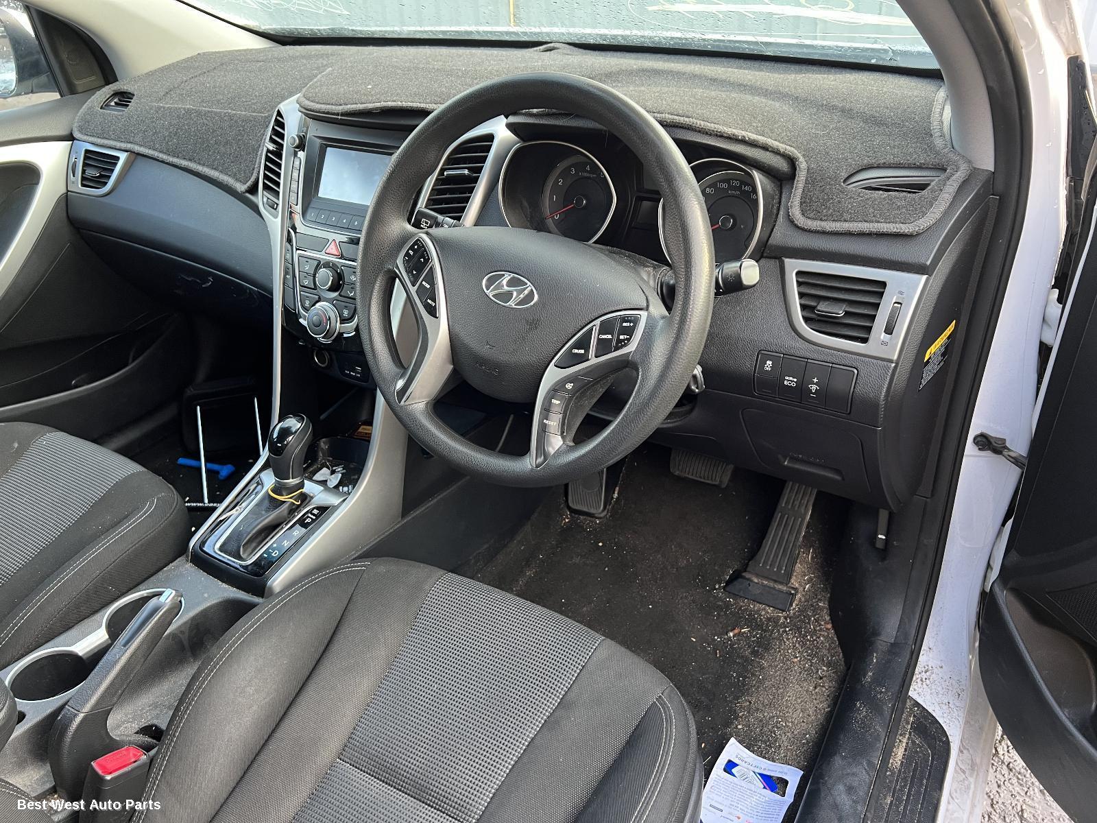 2015 HYUNDAI I30 Gear Stick/Shifter