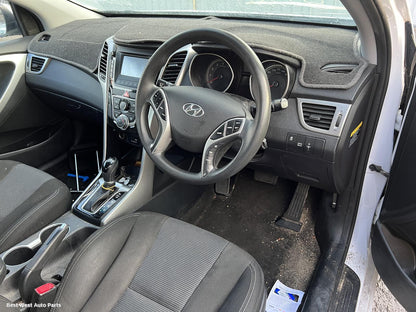 2015 HYUNDAI I30 Gear Stick/Shifter