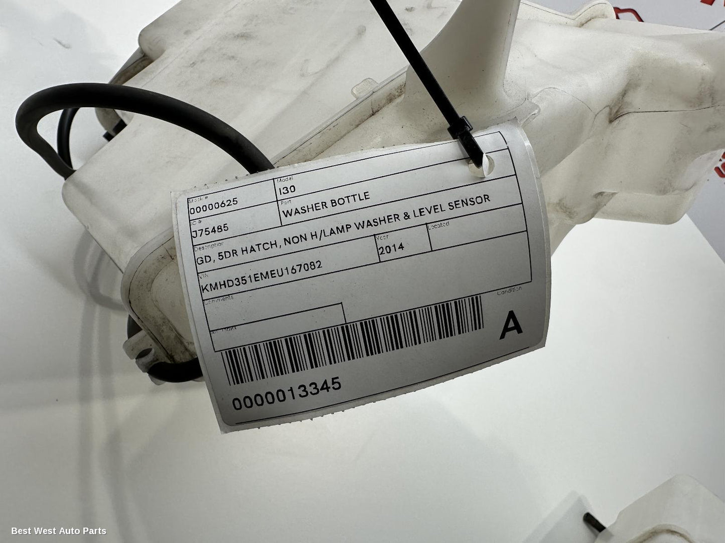 2014 HYUNDAI I30 Washer Bottle