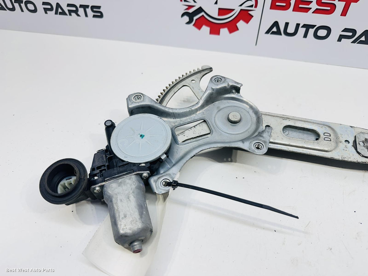 2014 TOYOTA RAV4 Left Front Window Reg/Motor