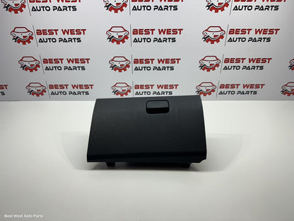 2023 MITSUBISHI OUTLANDER Glove Box