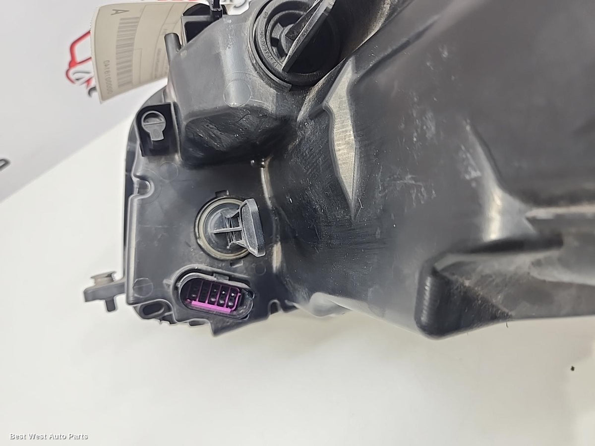 2015 VOLKSWAGEN CADDY Right Headlamp