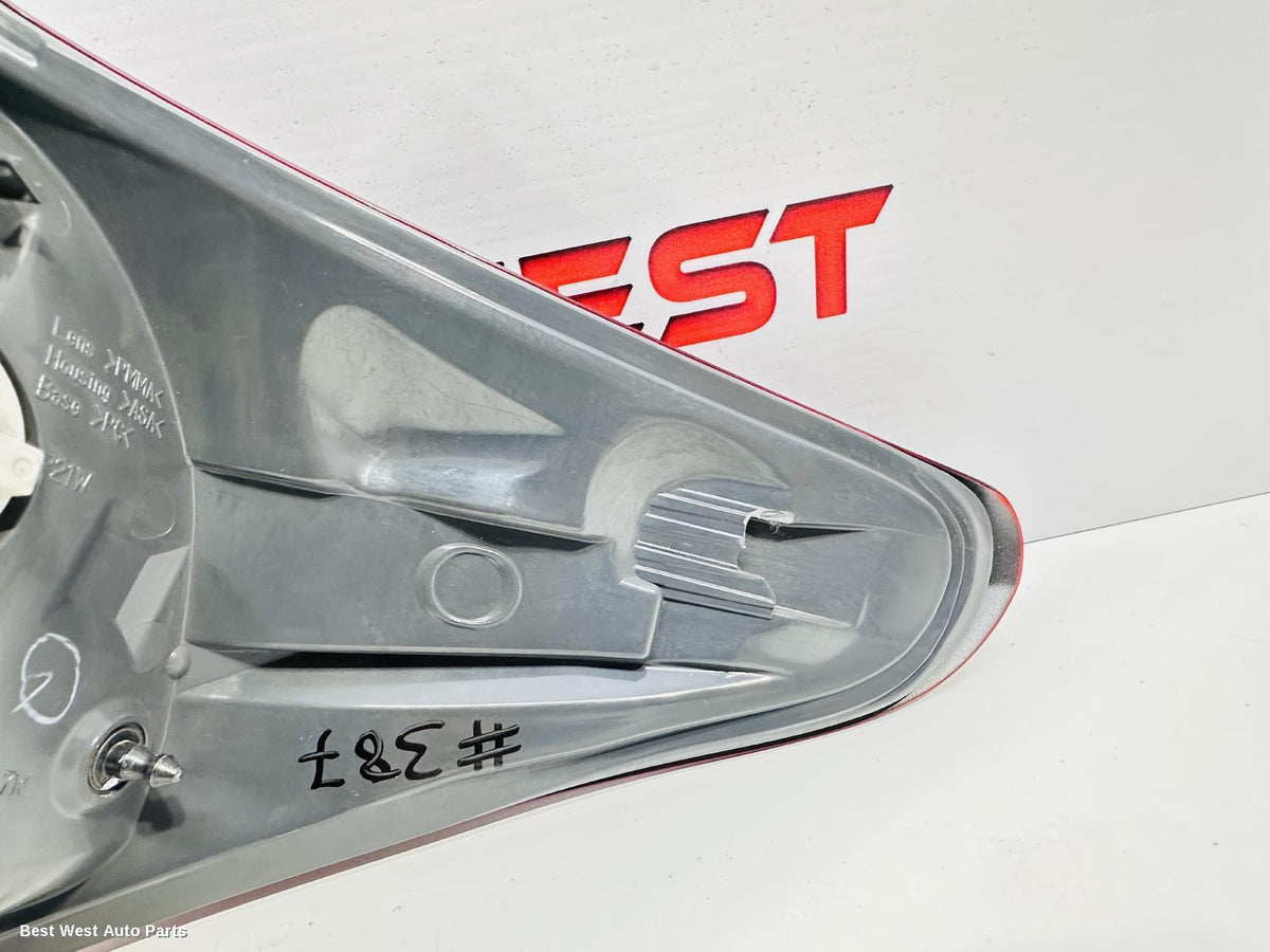 2015 TOYOTA COROLLA Left Taillight