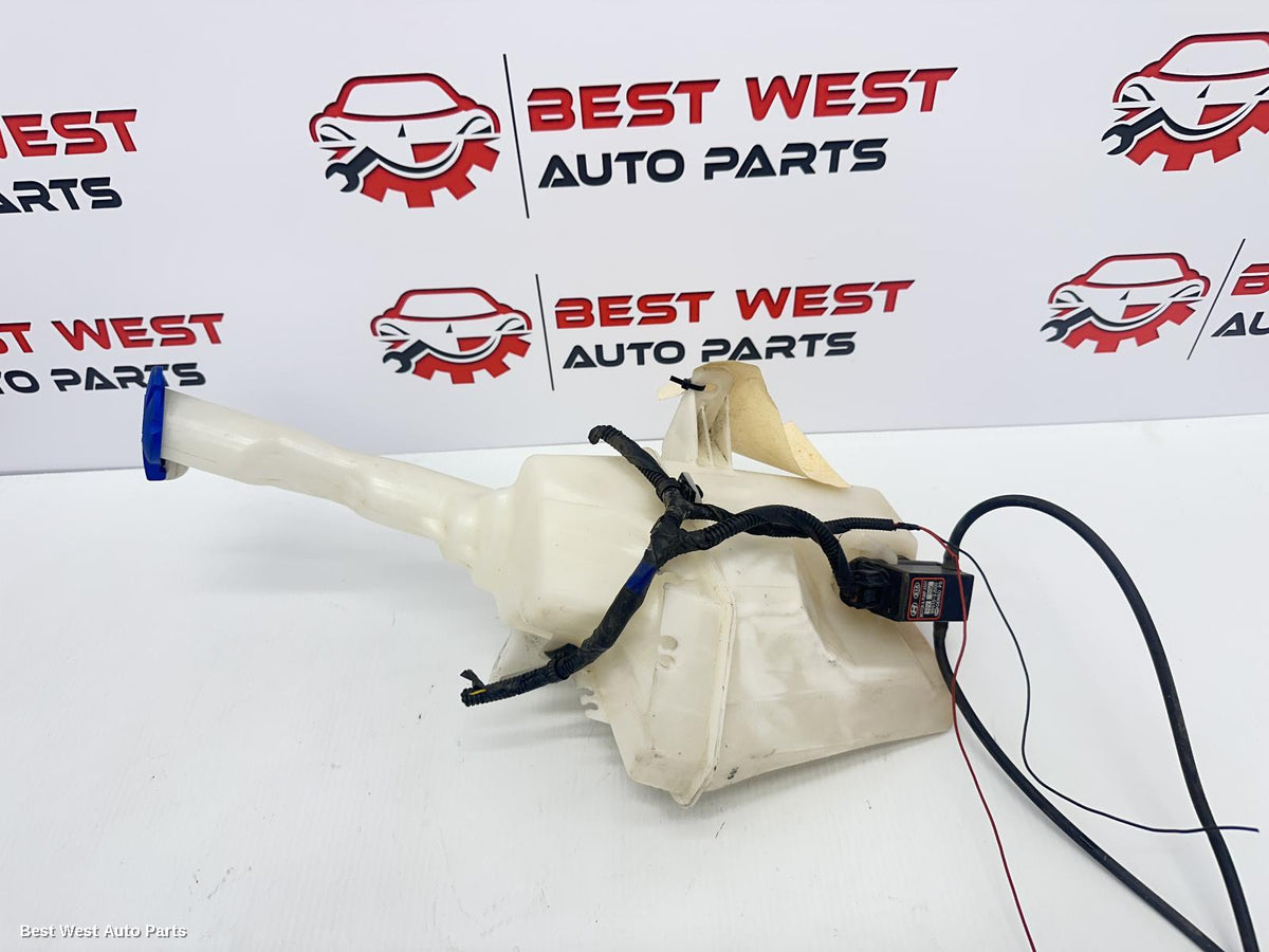 2011 HYUNDAI I20 Washer Bottle