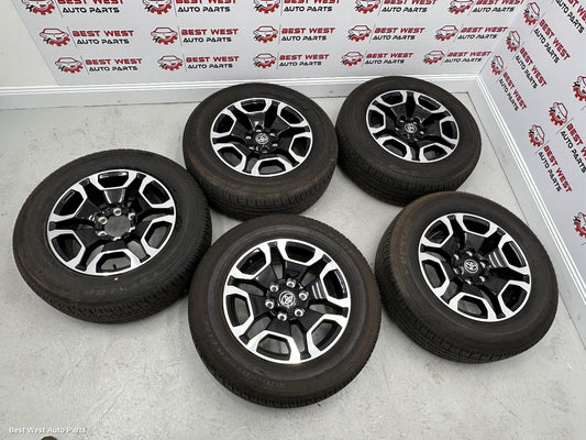 2024 TOYOTA HILUX Wheel Mag