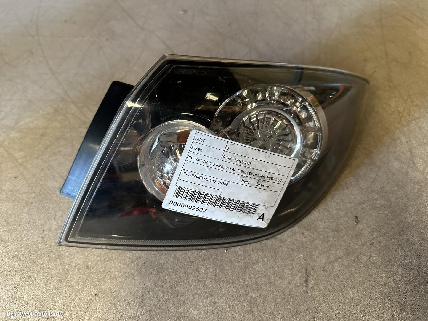 2005 MAZDA 3 Right Taillight