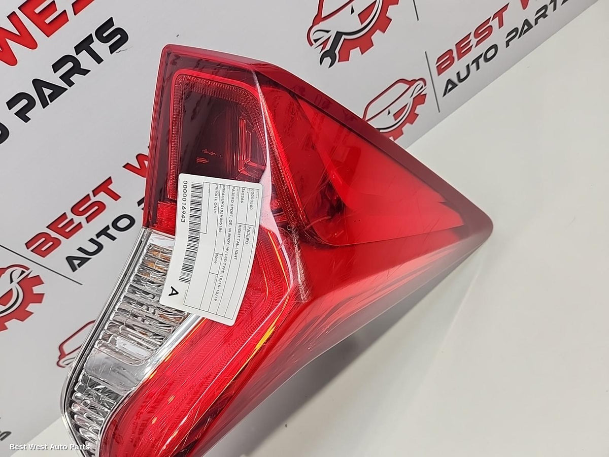 2019 MITSUBISHI PAJERO Right Taillight
