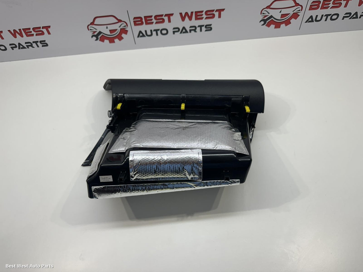 2024 TOYOTA HILUX Glove Box