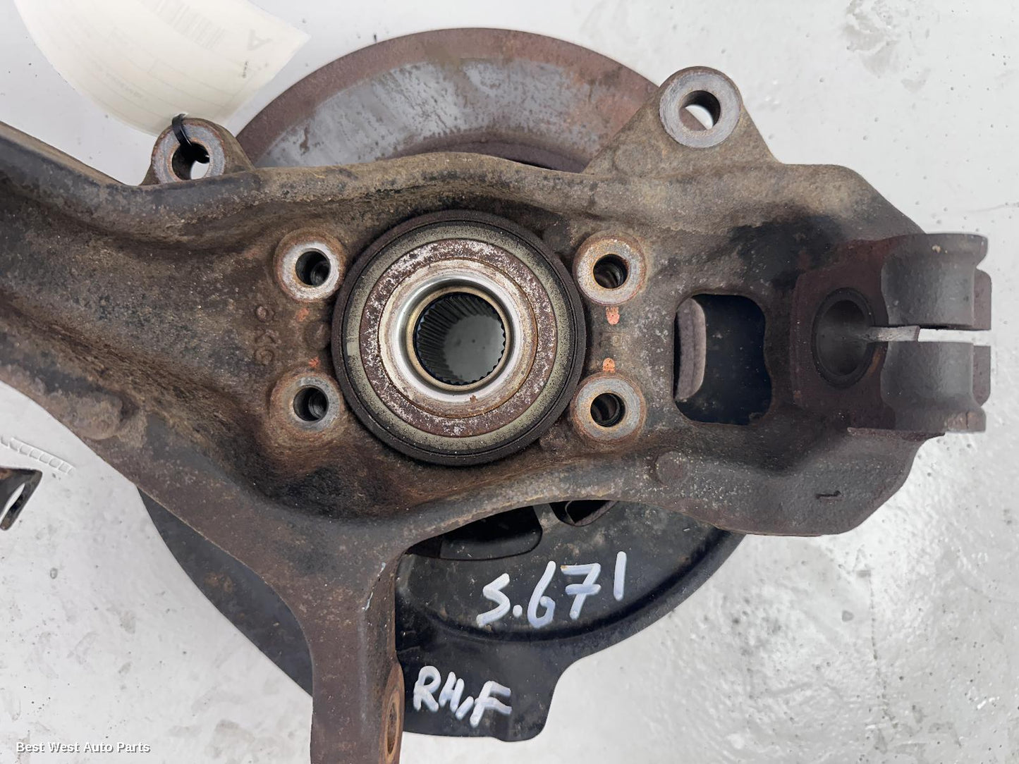 2021 NISSAN NAVARA Right Front Hub Assembly