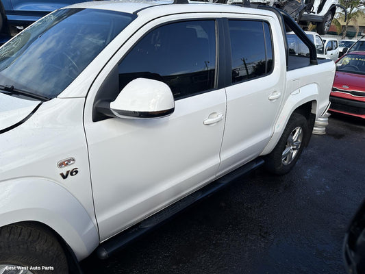 2018 VOLKSWAGEN AMAROK Left Front Door