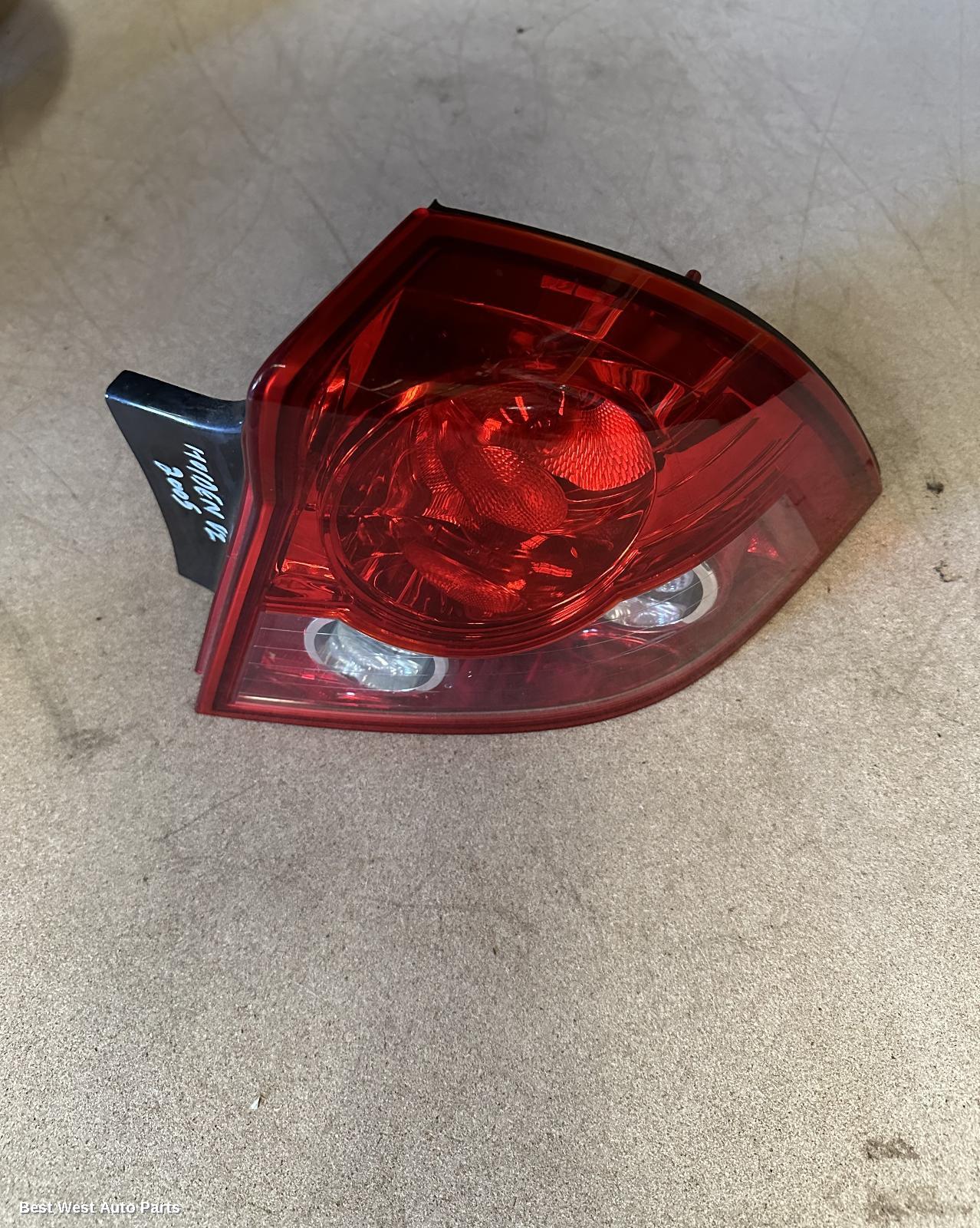 2005 HOLDEN COMMODORE Right Taillight