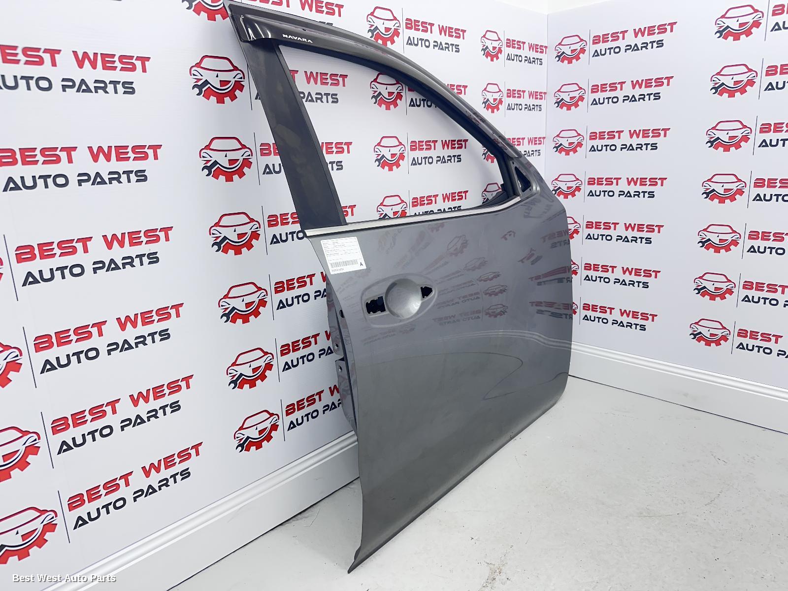 2021 NISSAN NAVARA Right Front Door