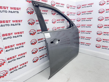 2021 NISSAN NAVARA Right Front Door