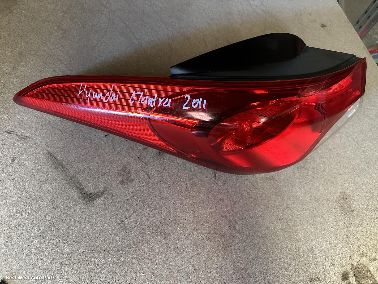 2011 HYUNDAI ELANTRA Left Taillight