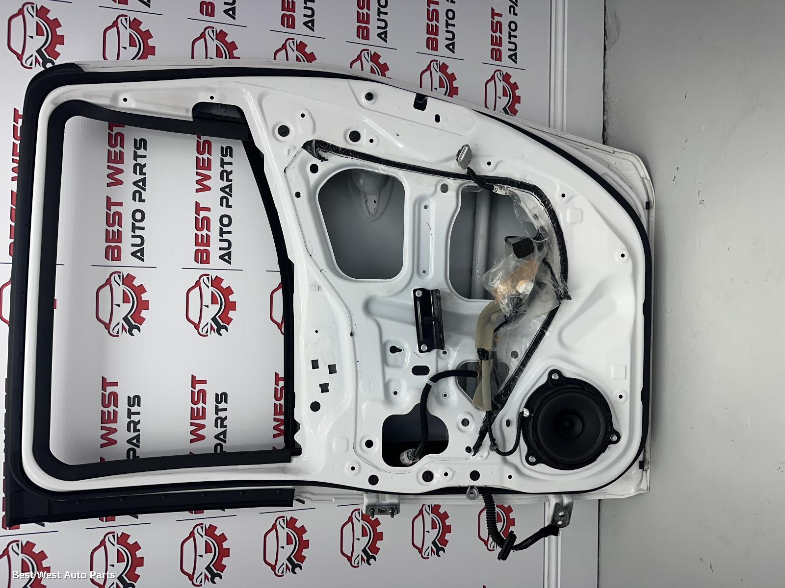 2024 NISSAN NAVARA RIGHT_REAR_DOOR_SLIDING