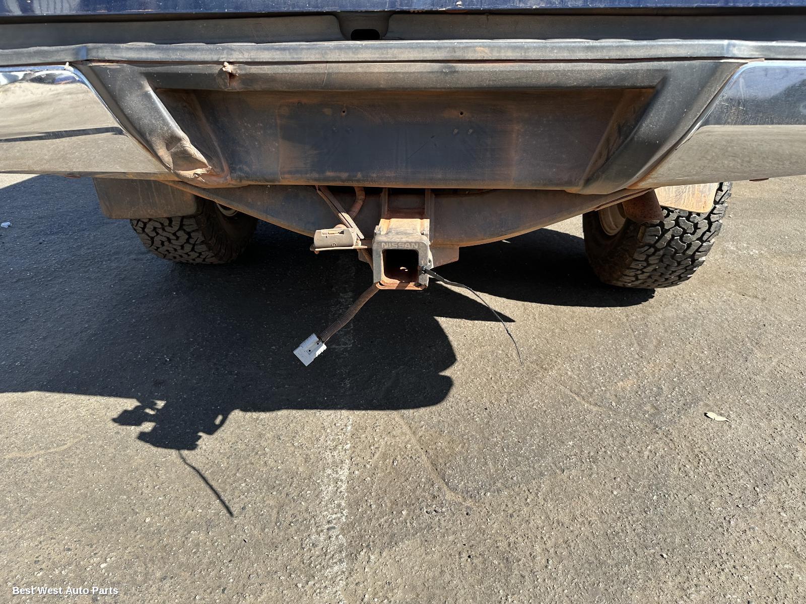 2015 NISSAN NAVARA Towbar