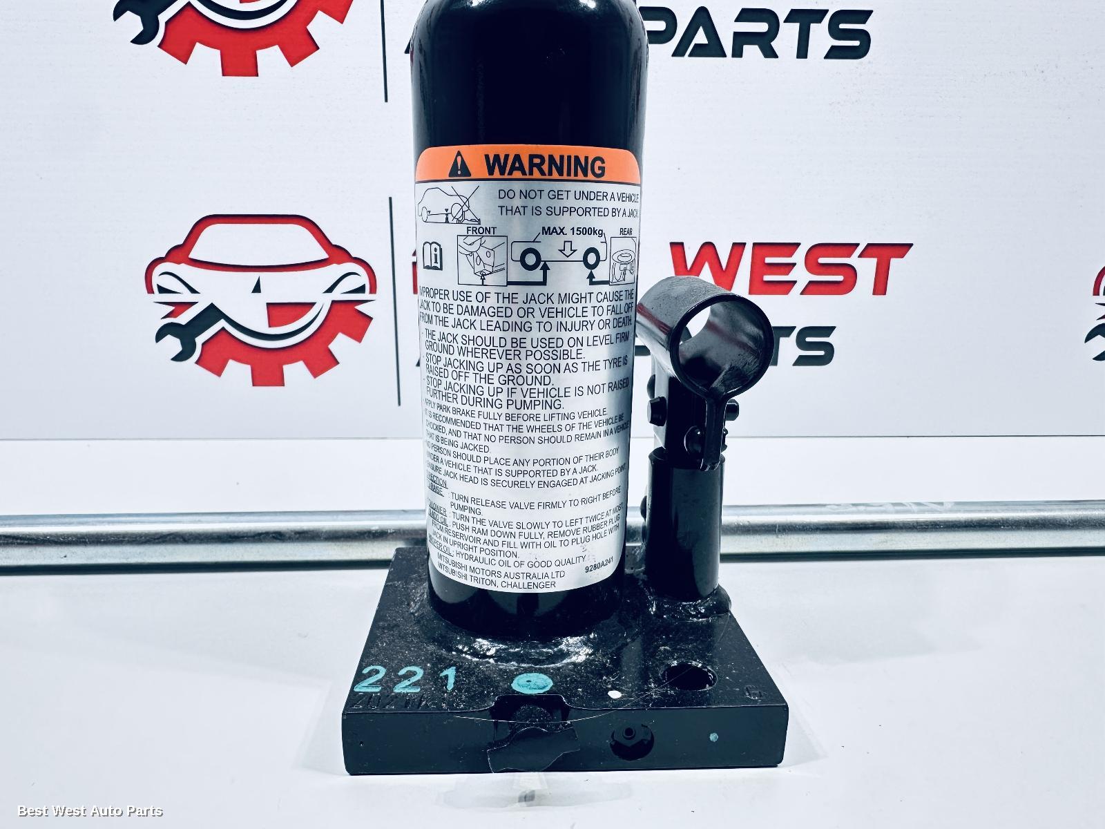 2021 MITSUBISHI TRITON Jack/Tool Kit