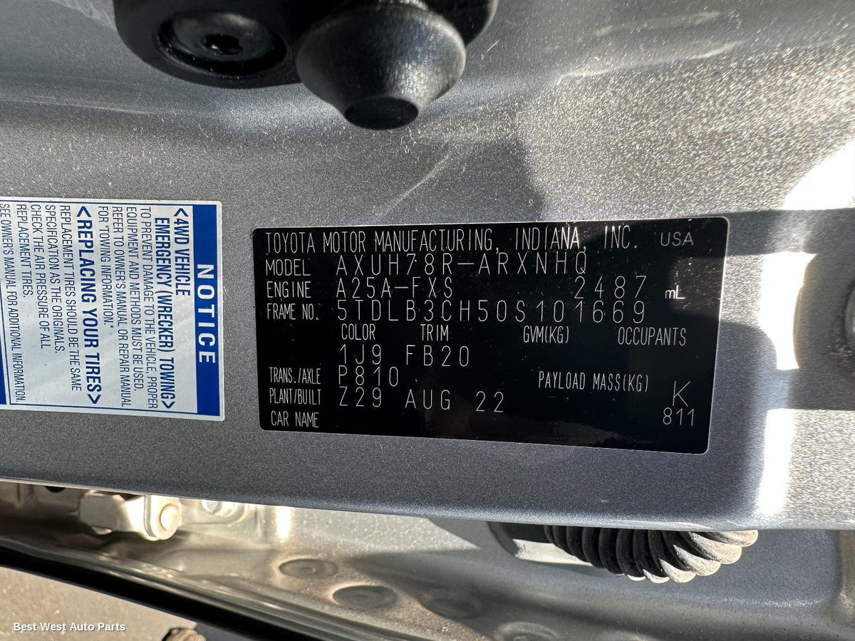2022 TOYOTA KLUGER Console