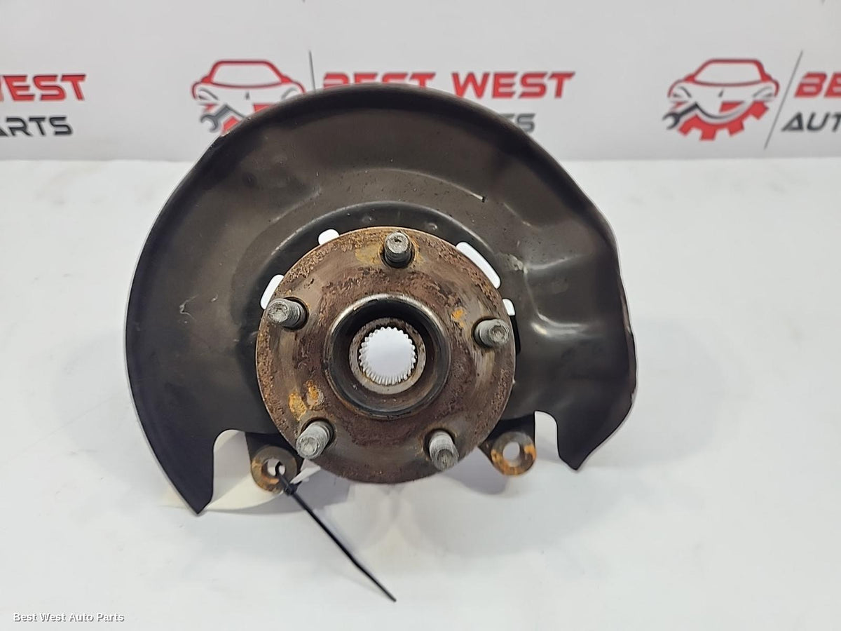 2017 TOYOTA COROLLA Left Front Hub Assembly