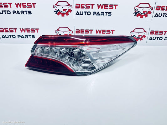 2021 TOYOTA CAMRY Right Taillight