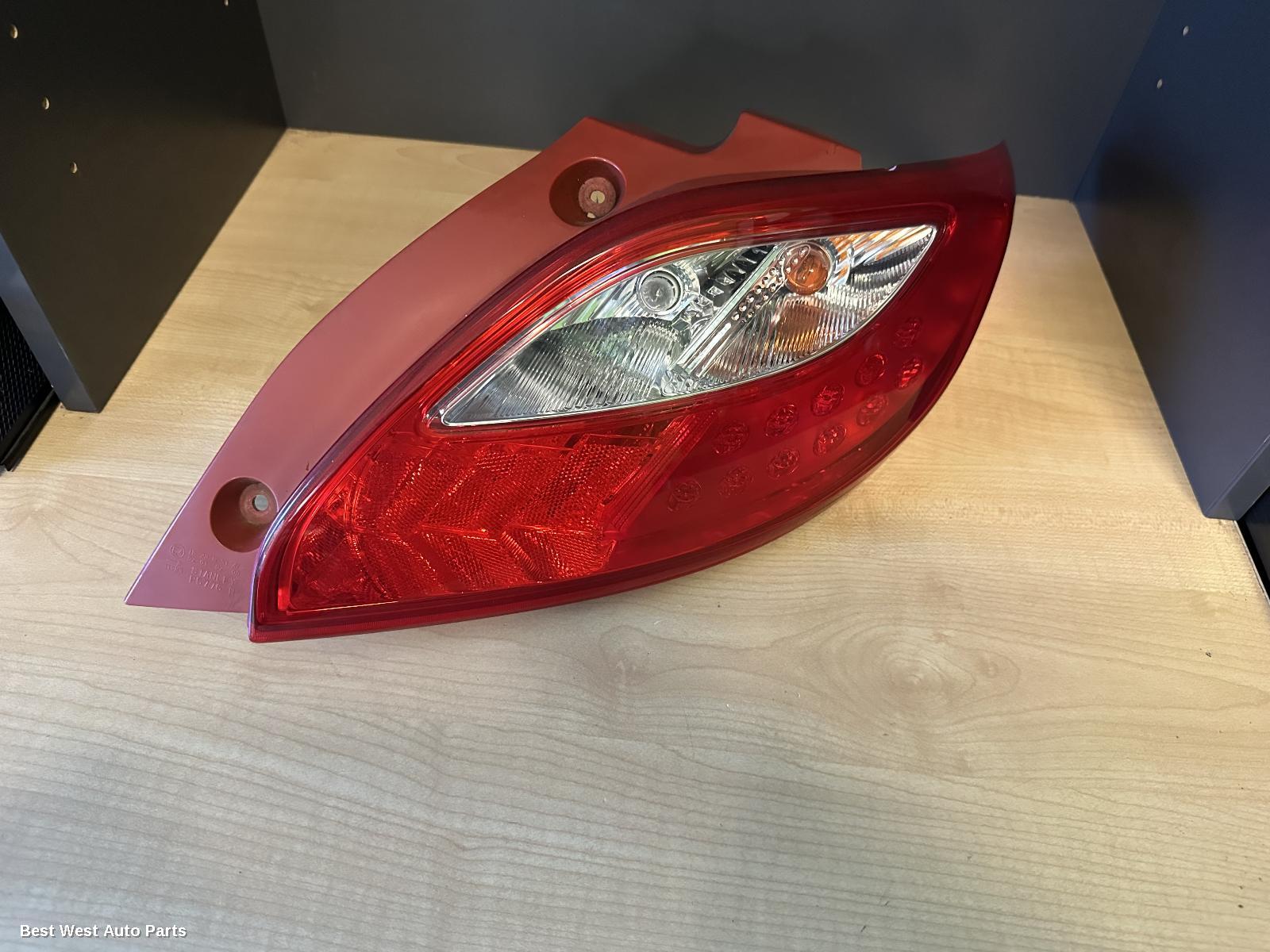 2012 MAZDA 2 Right Taillight