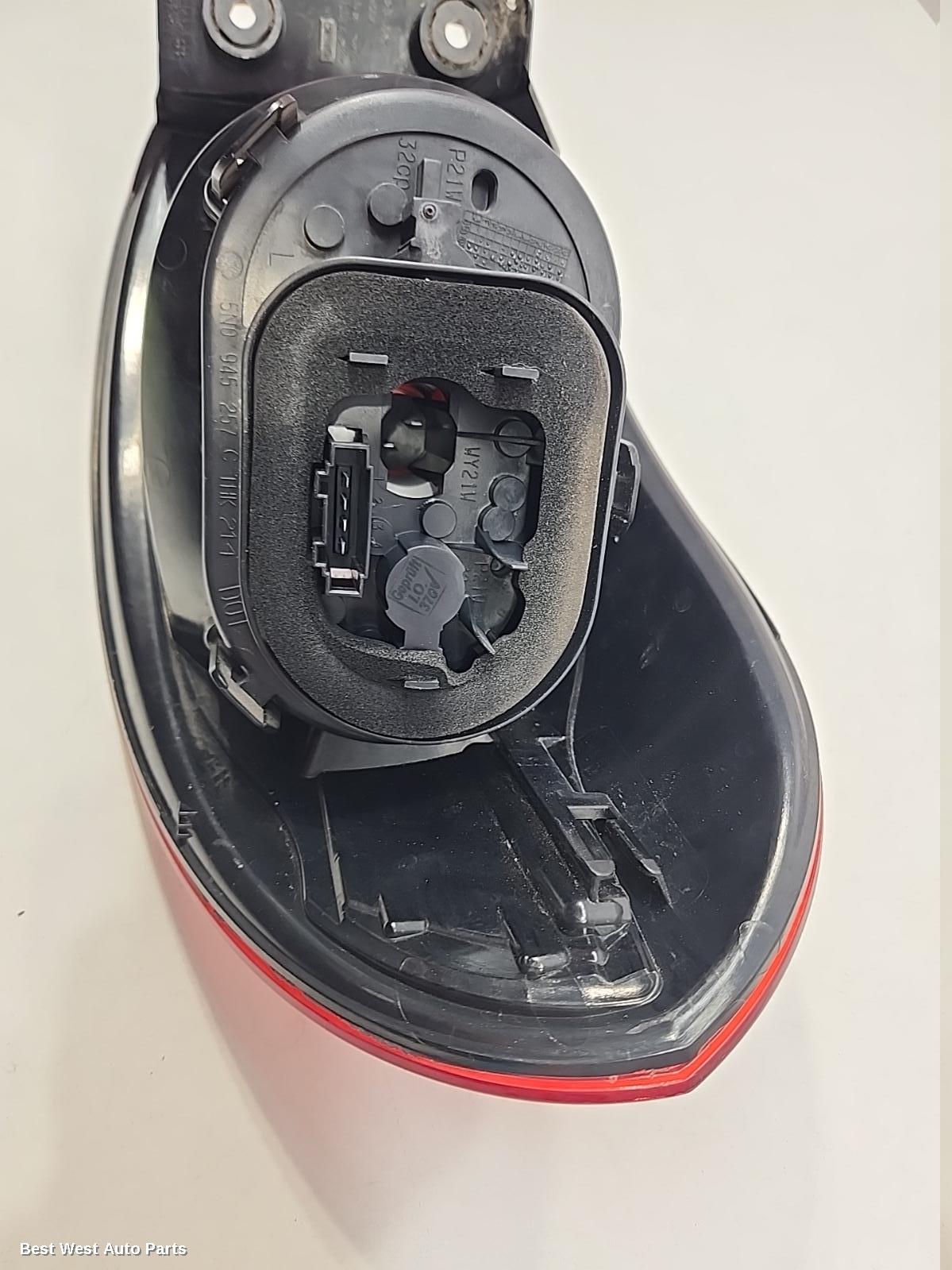 2010 VOLKSWAGEN TIGUAN Left Taillight