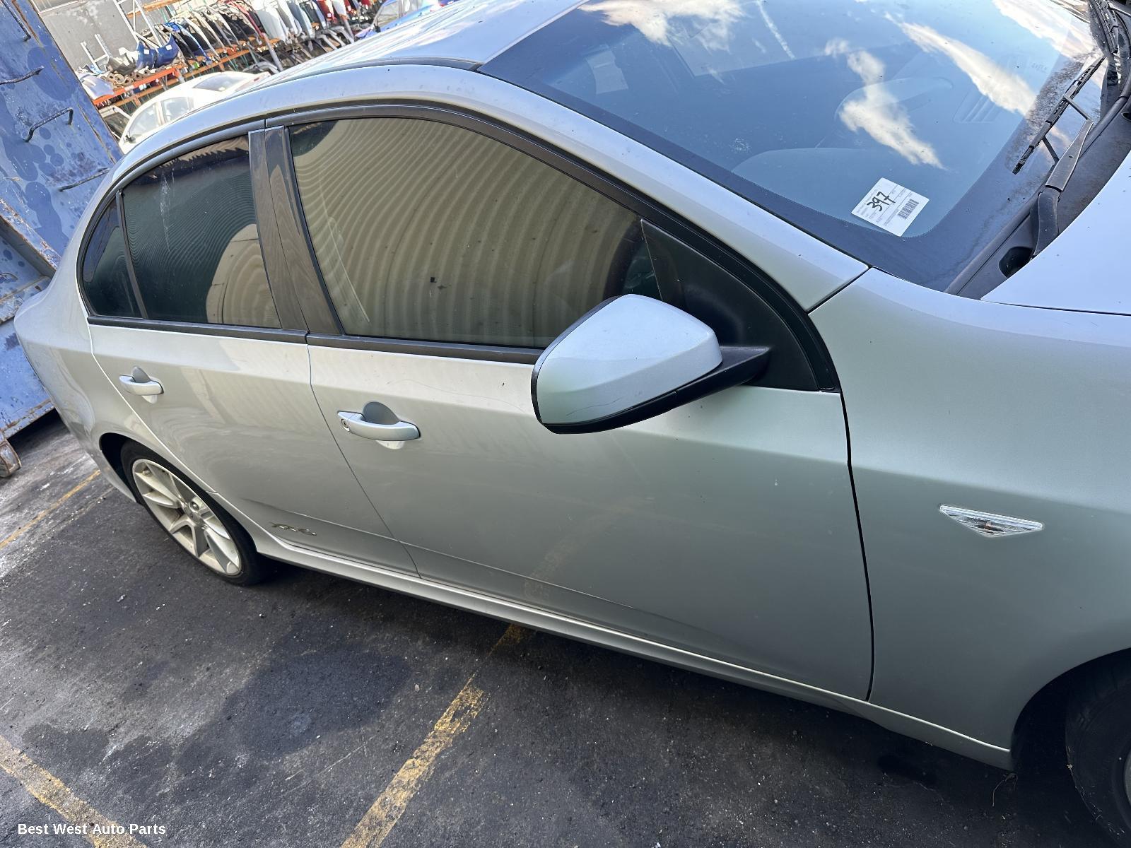 2010 FORD FALCON Right Front Door