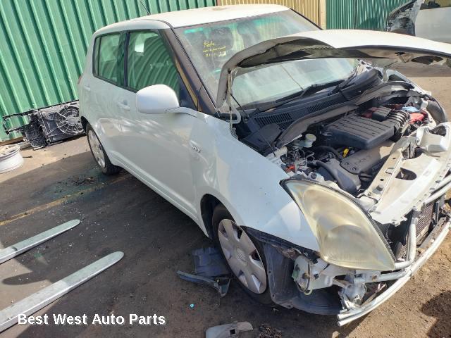 2008 SUZUKI SWIFT Right Taillight