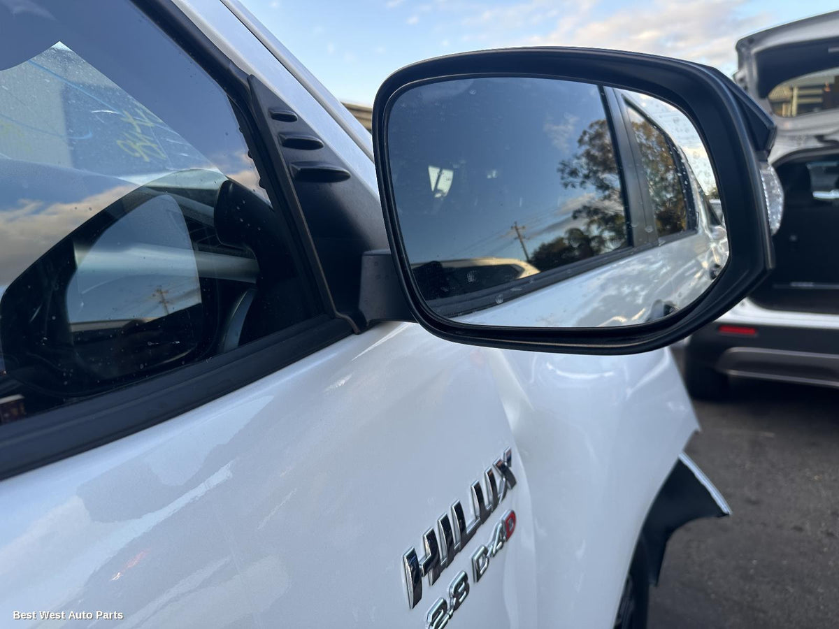 2025 TOYOTA HILUX Right Door Mirror