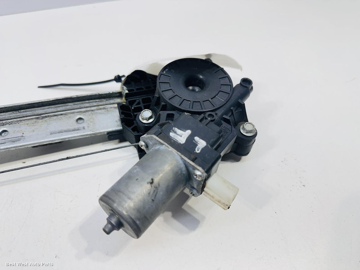 2023 SUZUKI VITARA Left Front Window Reg/Motor