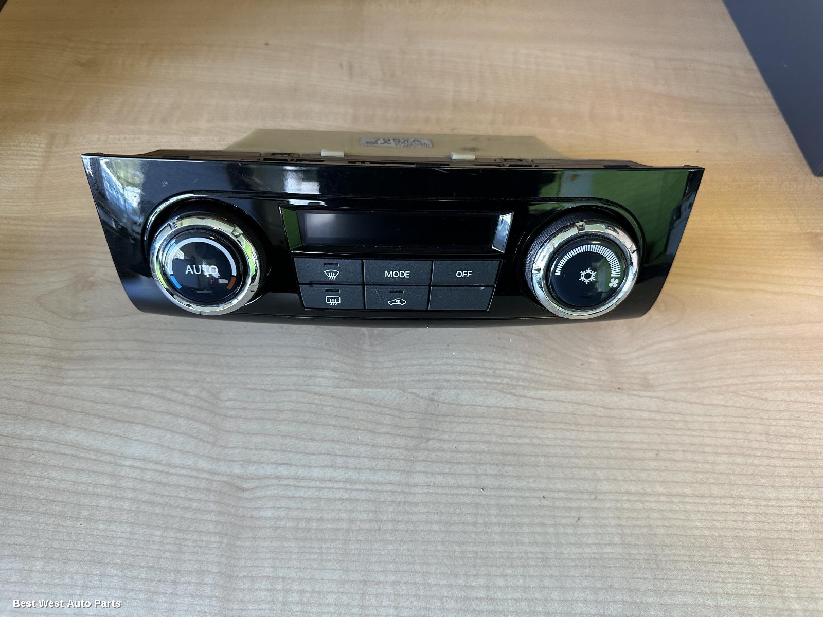 2015 MITSUBISHI PAJERO Heater/Ac Controls