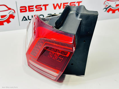 2018 VOLKSWAGEN TIGUAN Left Taillight