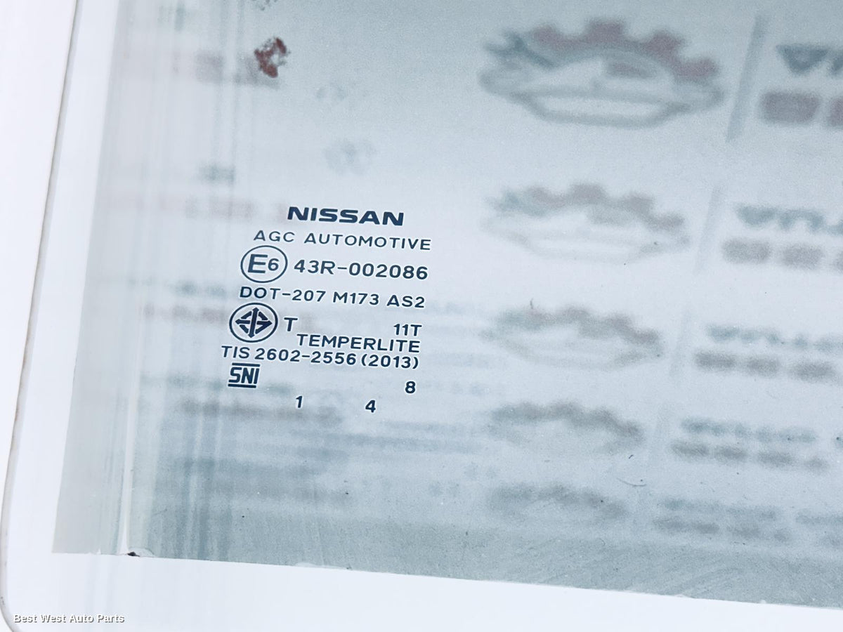 2018 NISSAN NAVARA Right Front Door Window