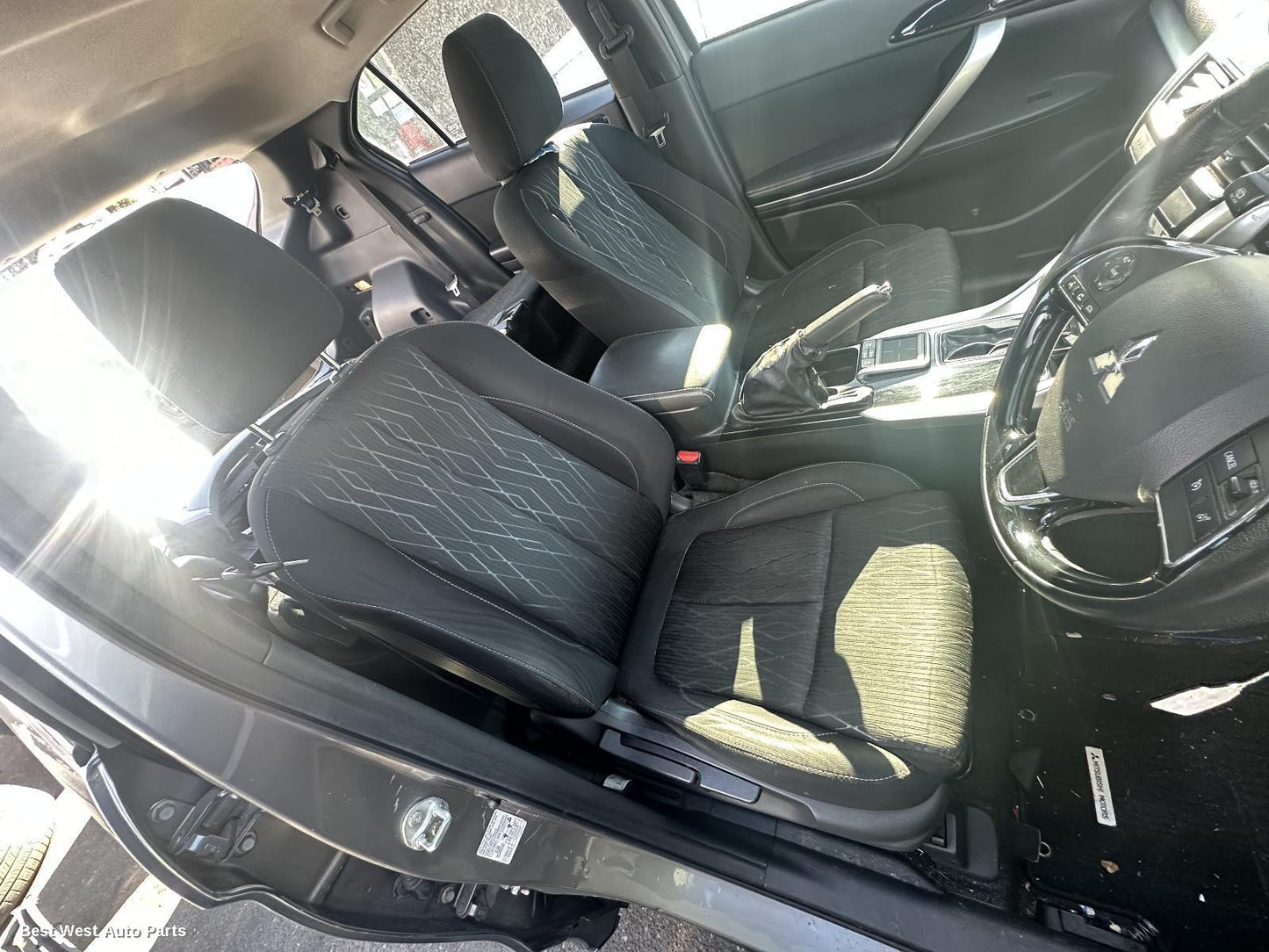 2019 MITSUBISHI ECLIPSE CROSS Front Seat