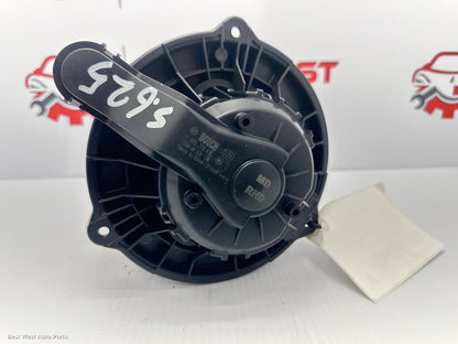 2014 HYUNDAI I30 Heater Fan Motor