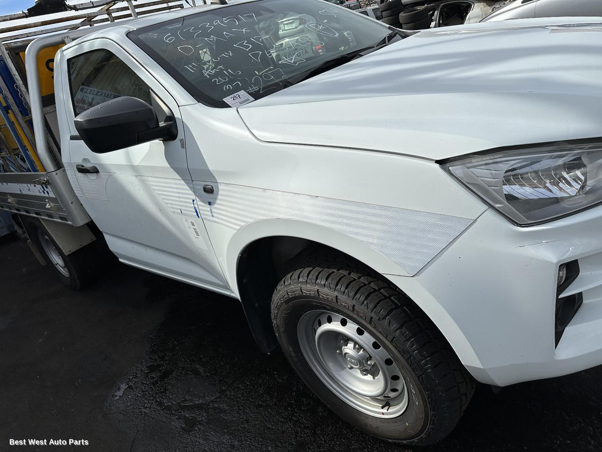 2020 ISUZU DMAX Right Front Hub Assembly