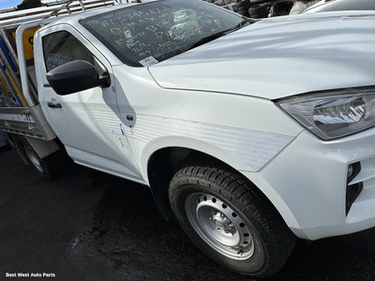 2020 ISUZU DMAX Right Front Hub Assembly
