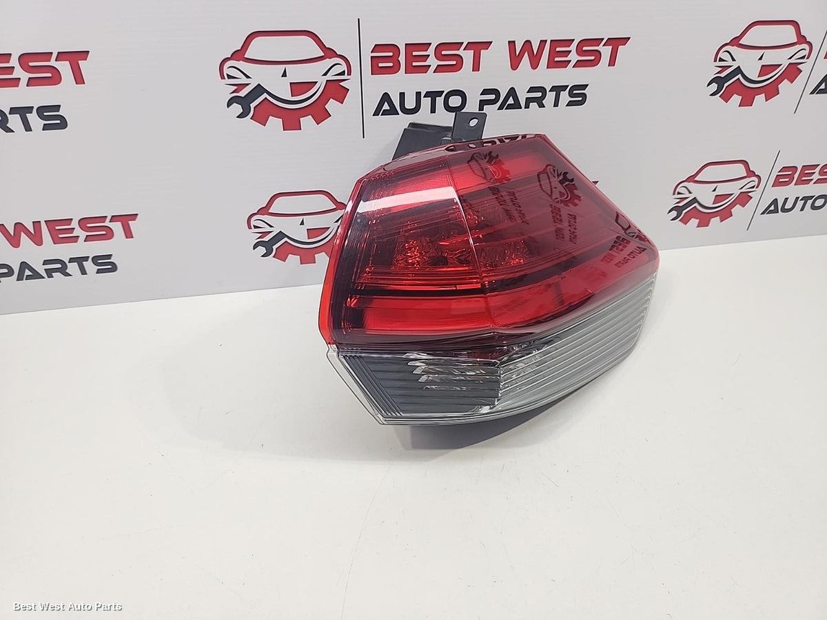 2020 NISSAN XTRAIL Right Taillight