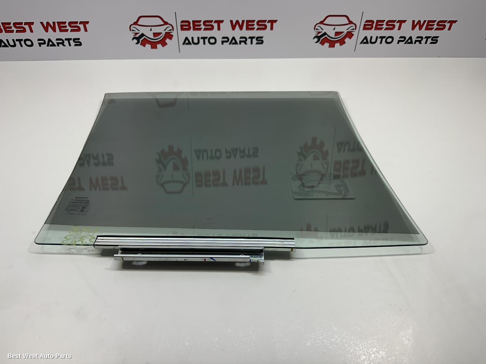 2024 TOYOTA HILUX Left Rear Door Window
